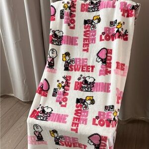 Berkshire Peanuts Valentine’s Throw Blanket